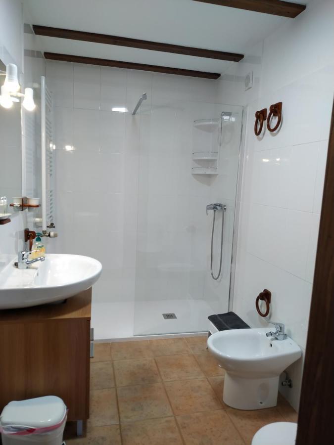 Apartamentos LLave de Santillana Santillana del Mar Exterior foto