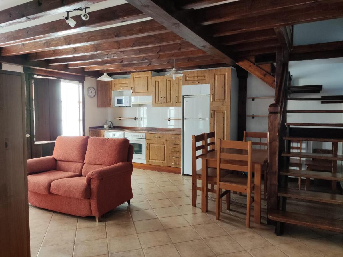 Apartamentos LLave de Santillana Santillana del Mar Exterior foto