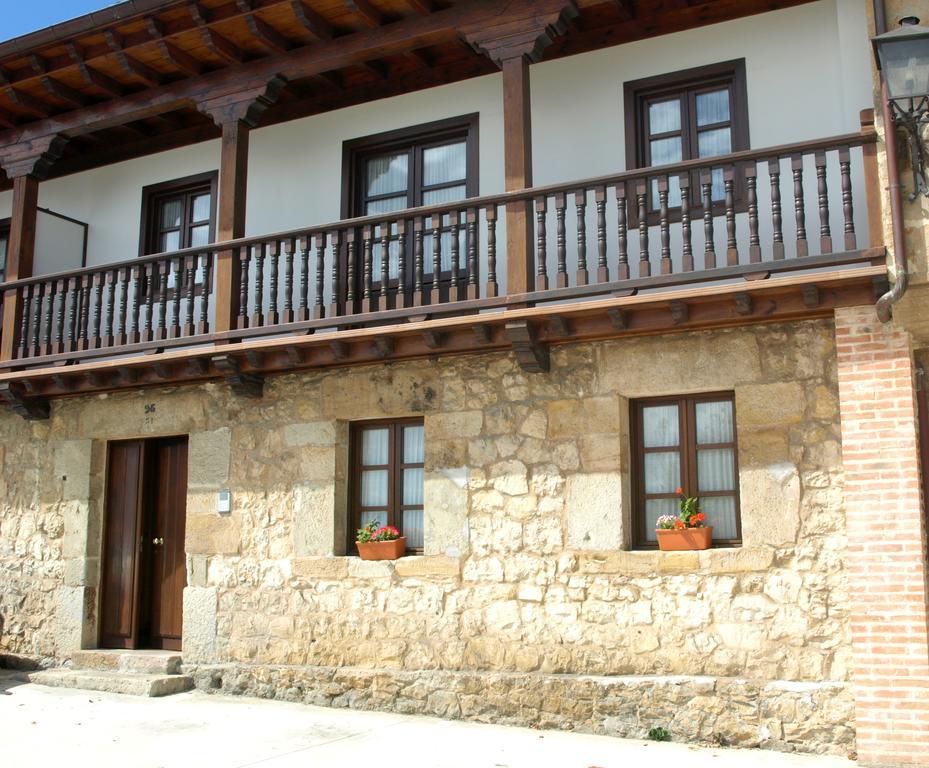 Apartamentos LLave de Santillana Santillana del Mar Habitación foto