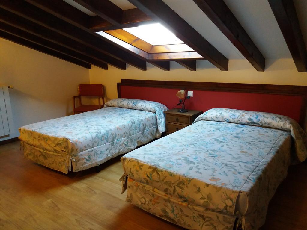 Apartamentos LLave de Santillana Santillana del Mar Exterior foto
