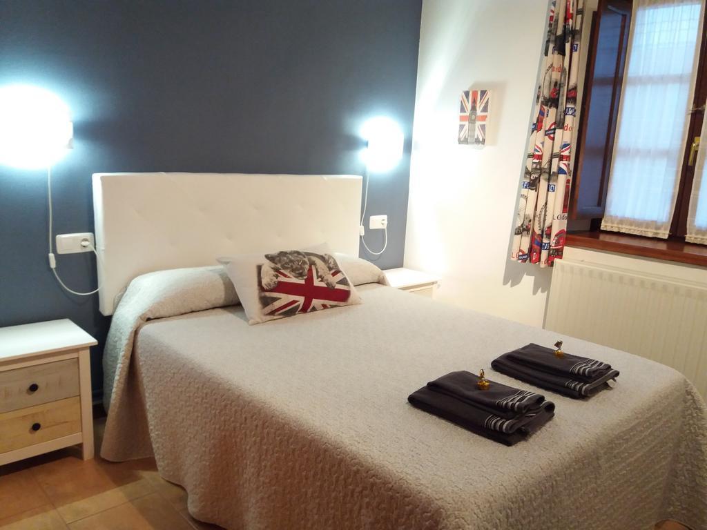 Apartamentos LLave de Santillana Santillana del Mar Exterior foto