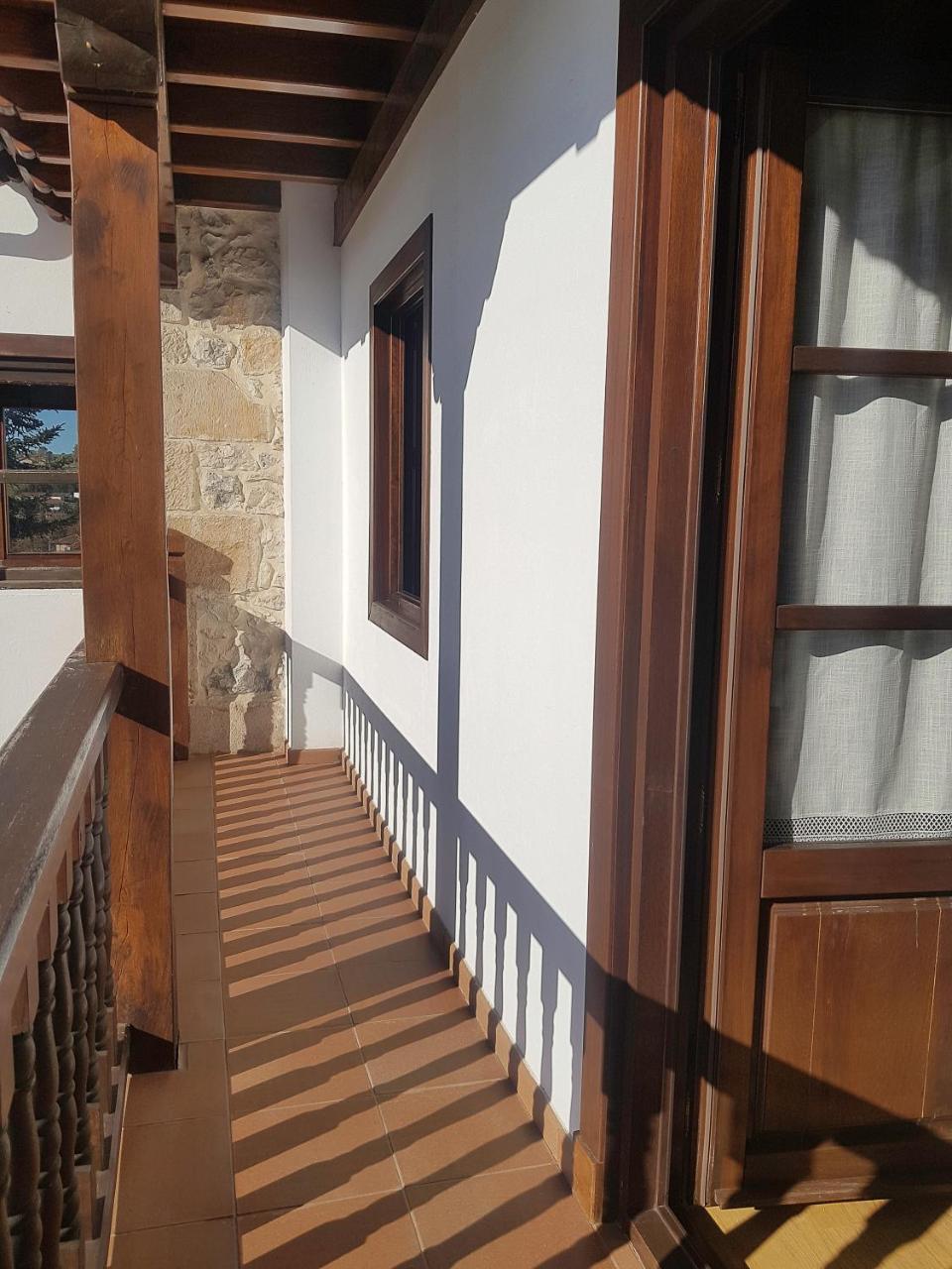 Apartamentos LLave de Santillana Santillana del Mar Exterior foto