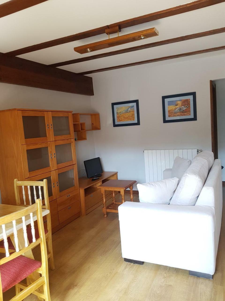Apartamentos LLave de Santillana Santillana del Mar Exterior foto
